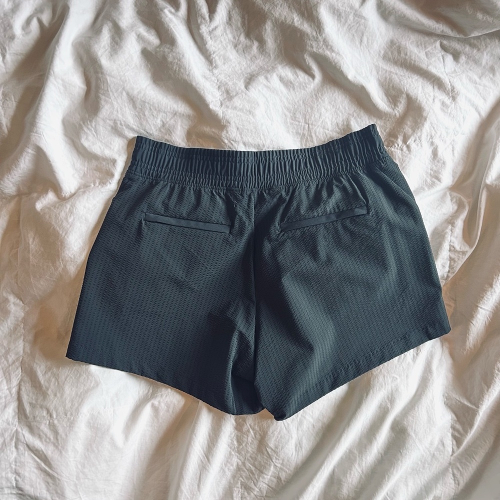 NWOT Athleta Textured Brooklyn Athletic Short - Picture 6 of 6